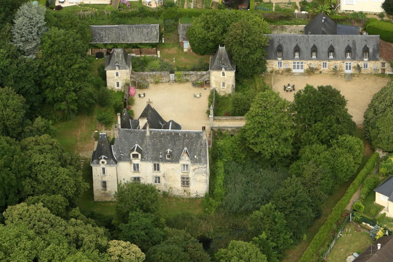 Готель Manoir De Rouesse Лаваль Екстер'єр фото